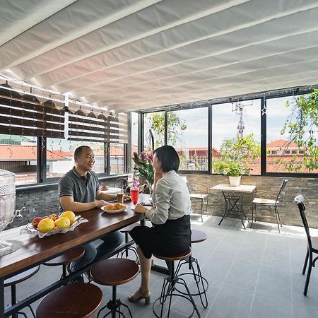 Narcissus Hotel & Apartment Hanoi Bagian luar foto