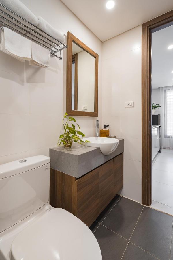 Narcissus Hotel & Apartment Hanoi Bagian luar foto